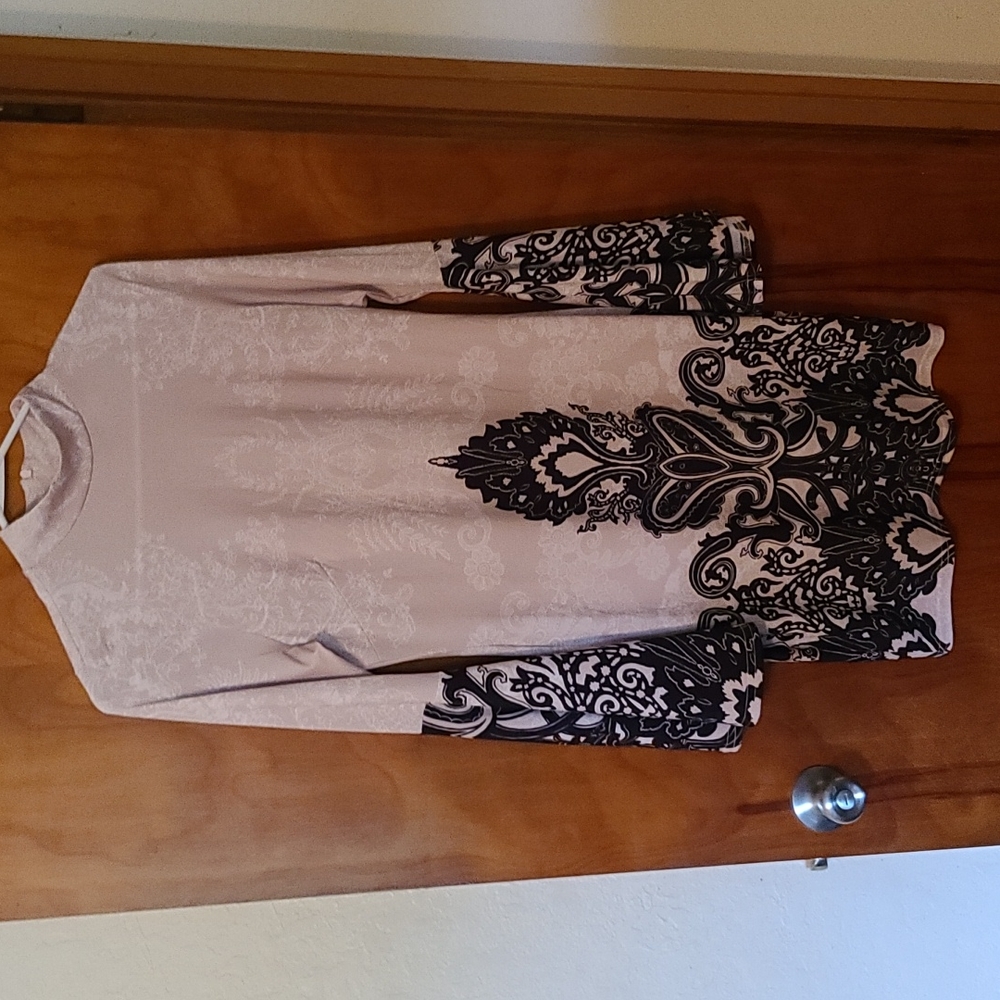 Venus dress. Black and beige. Lace patterns.  Flare arms. Size M